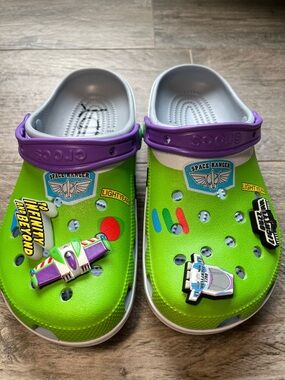 Crocs Buzz Lightyear Classic Clog W8 M6 NWOT